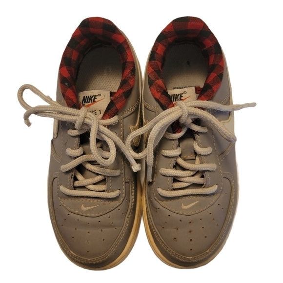 Nike Air Force 1 LV8 GS 'Light Taupe' Sneakers - Picture 2 of 8